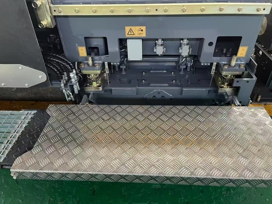 AB500-3TV用アスファルト舗装機用5mスクリードプレートアセンブリ